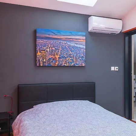 Rooftop Apartment *