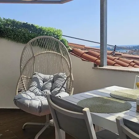 Penthouse Sea View *